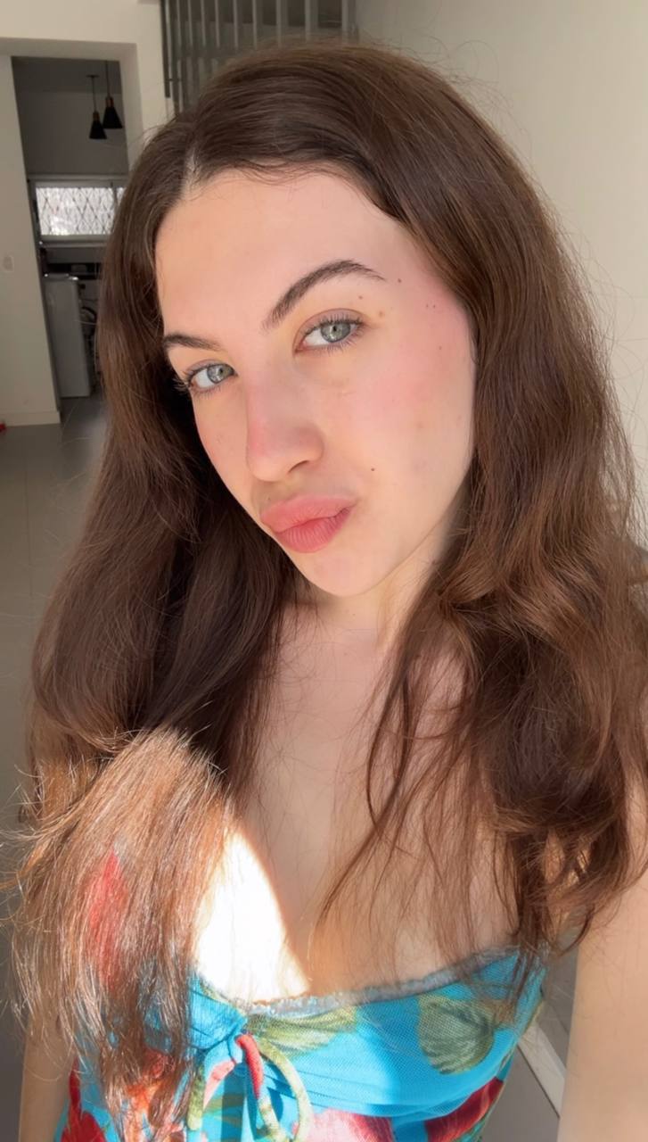 Nude girl Amber in Kumasi