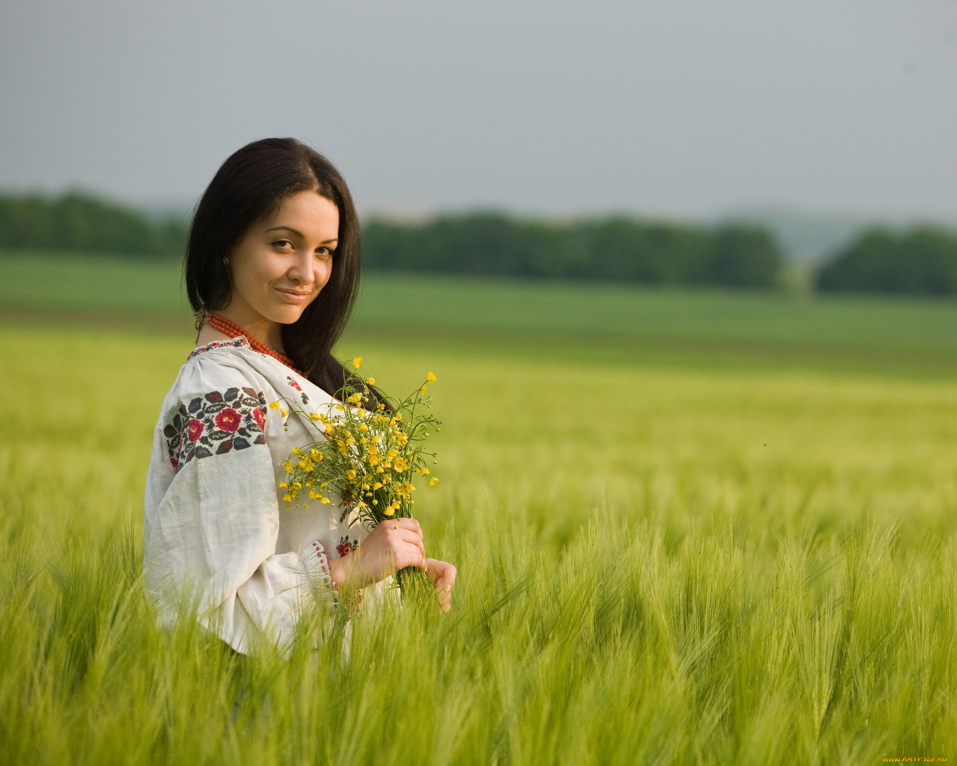 Women in Slavic costumes in Kumasi