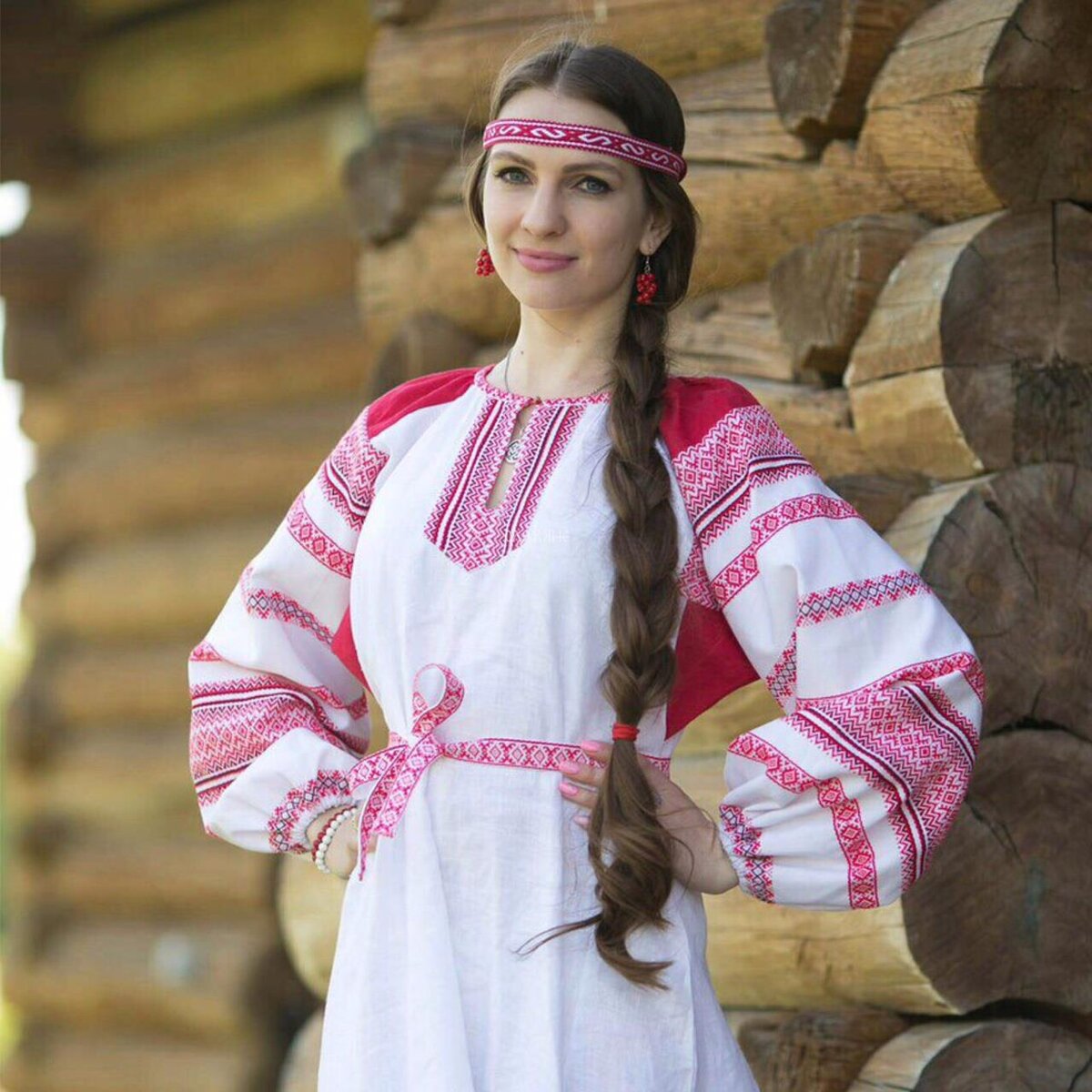 Girls in Slavic costumes in Kumasi