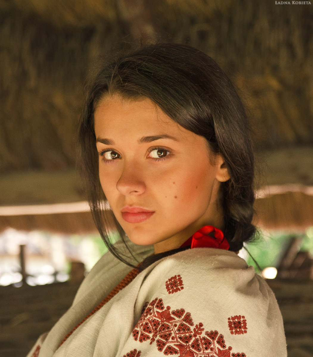 Girls in Slavic costumes in Kumasi