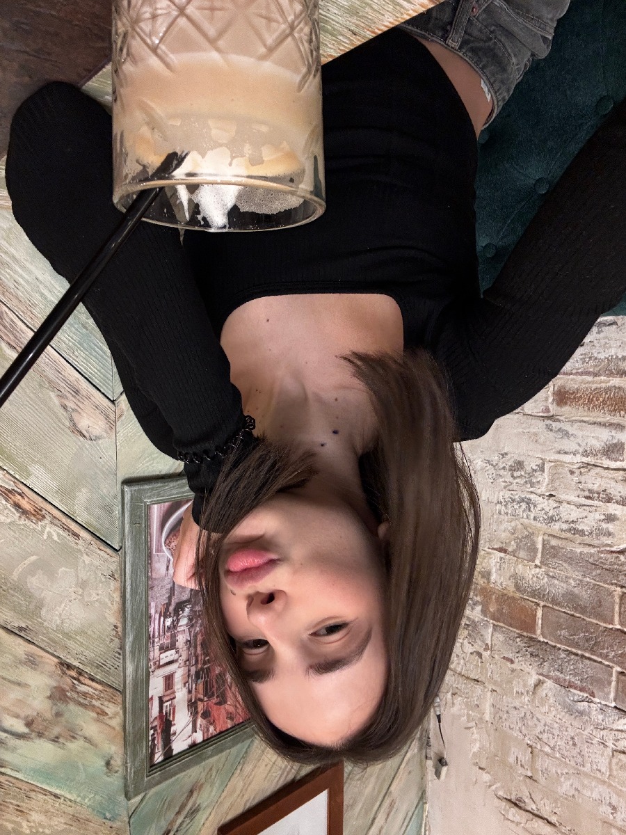 Fresh photos, fresh mood — Tina online in Kumasi